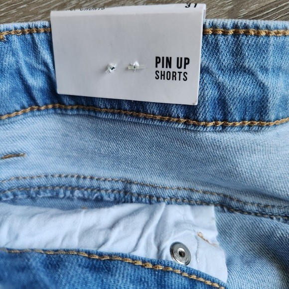 Forever 21 Pin Up Jean Shorts Women's Size 31 Waist - Picture 3 of 5